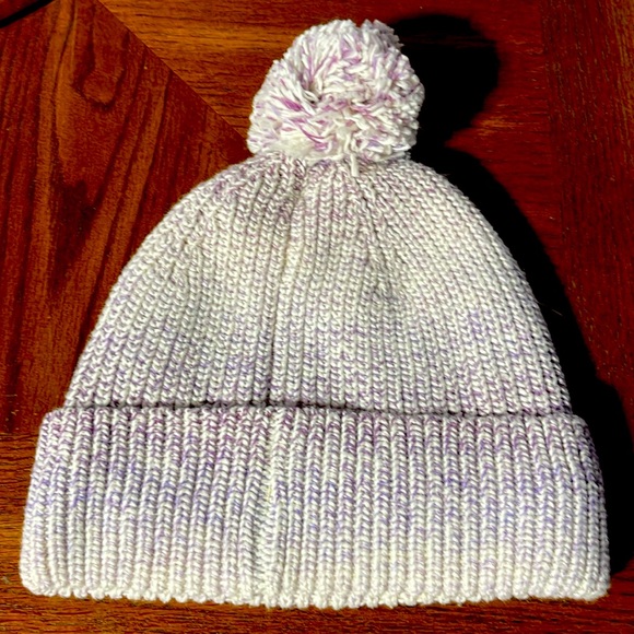 Roots Snowy Fox Ombre Pom Toque Hat New with tag - Picture 2 of 6